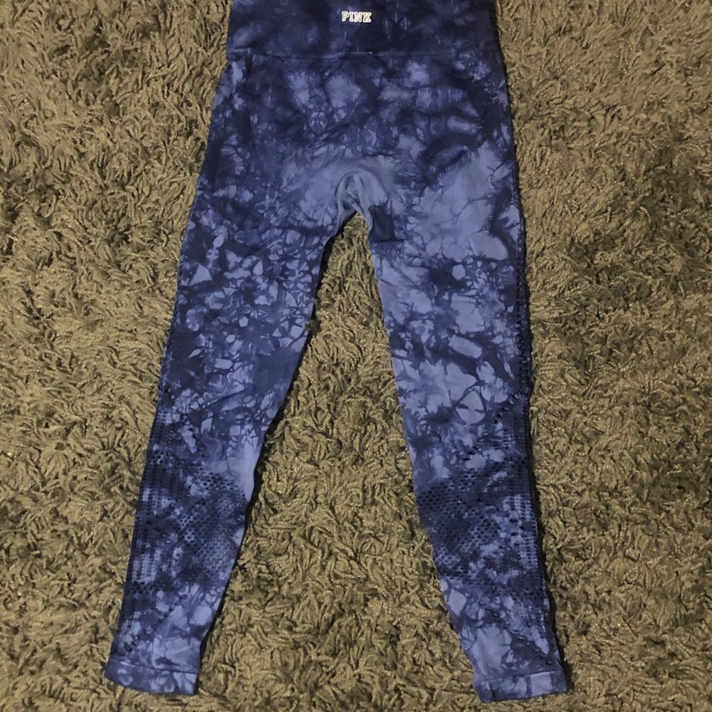 Women’s workout clothes! Size small